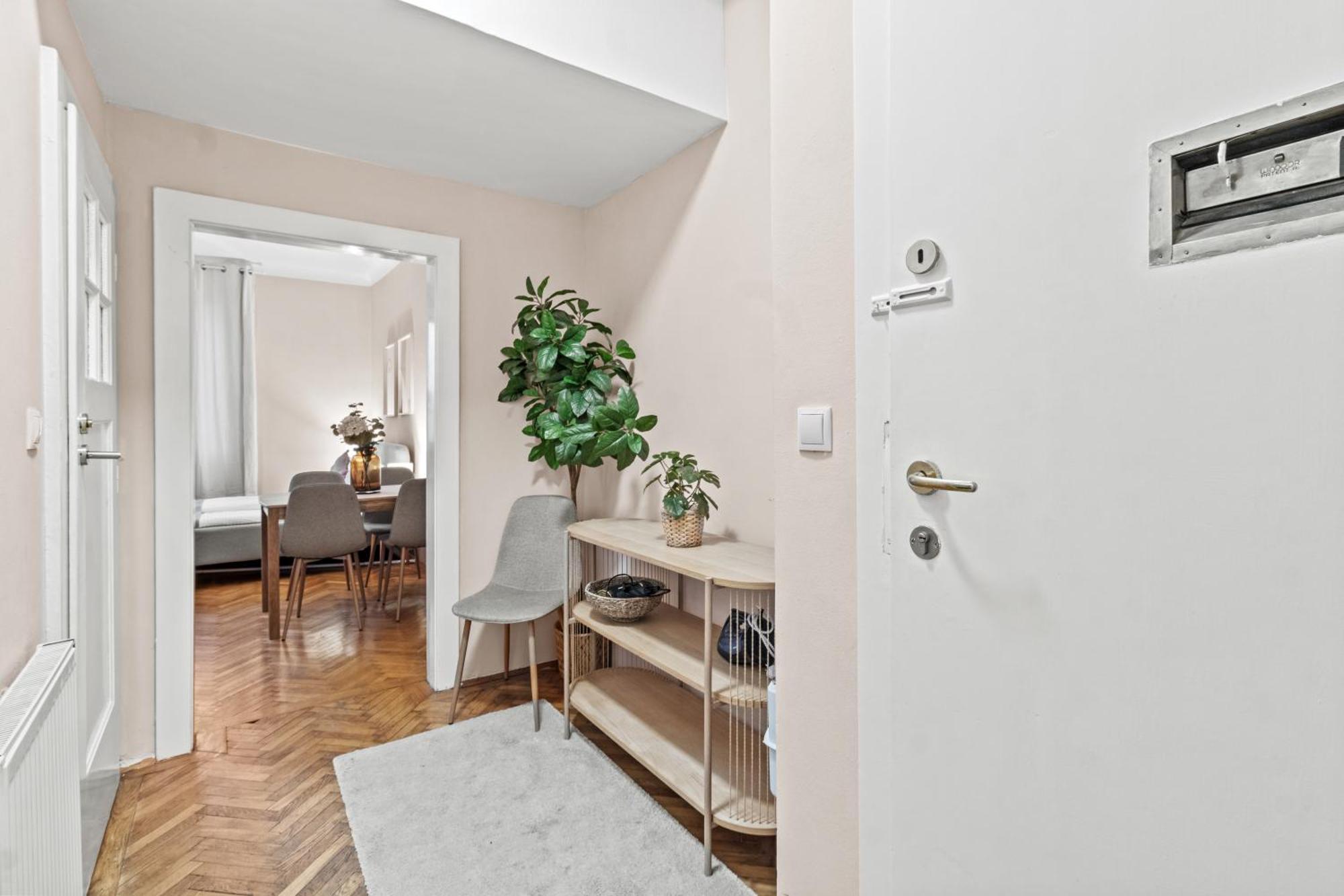 Modern Apartment, 3 Min To "U3 Neubaugasse" ウィーン エクステリア 写真